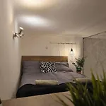 Lonyay Riverside Ac Comfort By The Danube Apartment