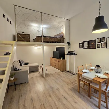 Lonyay Riverside Ac Comfort By The Danube Apartment *
