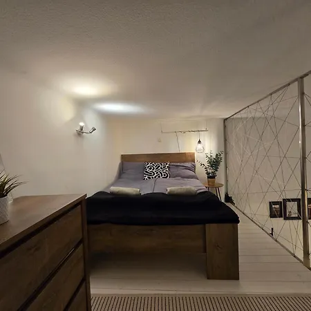 Lonyay Riverside Ac Comfort By The Danube *