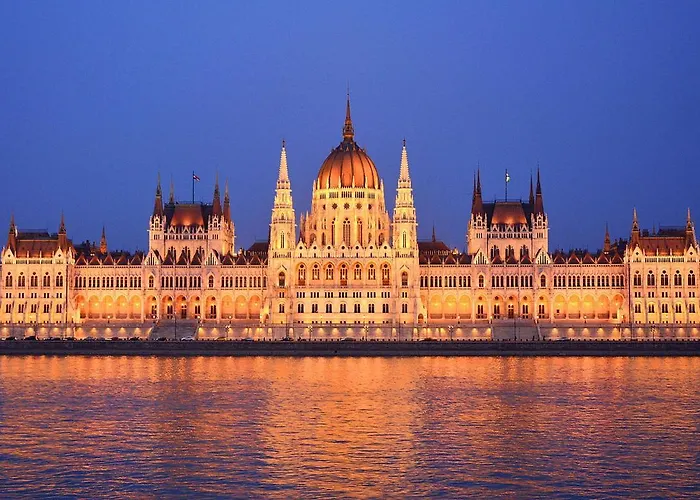 Lonyay Riverside Ac Comfort By The Danube Budapest